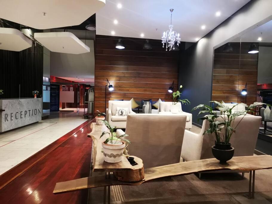 Stunning Studio apt with stunning Joburg views Johannesburg Exterior foto